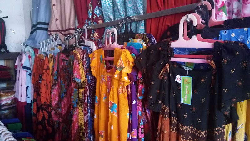 Toko Sri: Solusi Fashion Cilacap yang Tak Pernah Padam